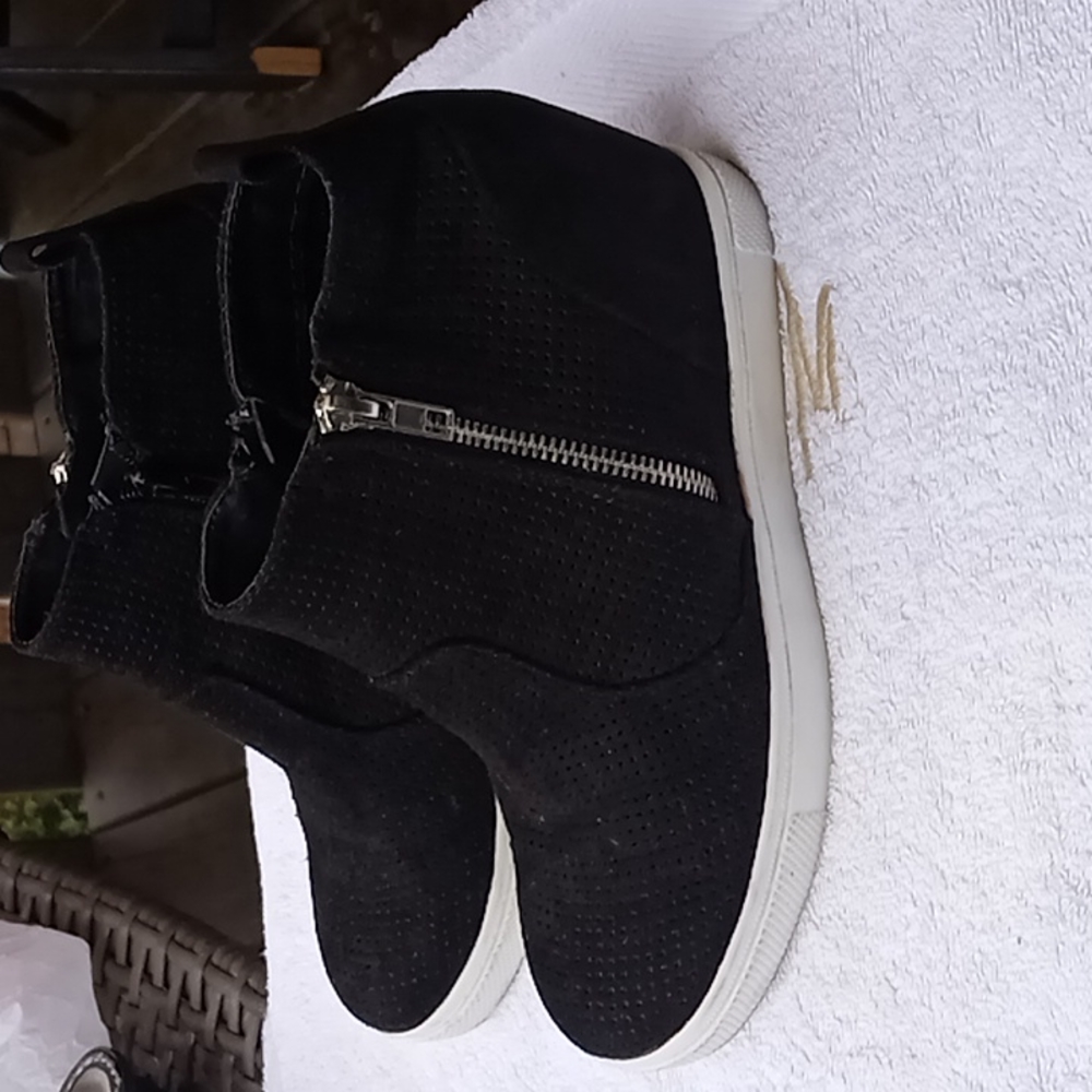 Brash zipper sneakers black size 8, In good condition